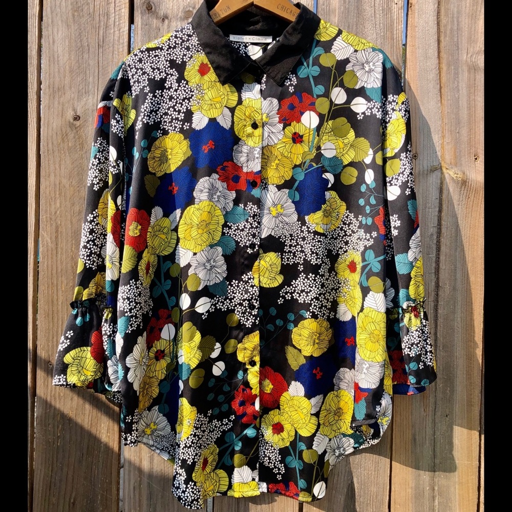 💗🌟Violet + Claire Floral Bell Sleeve Blouse XL